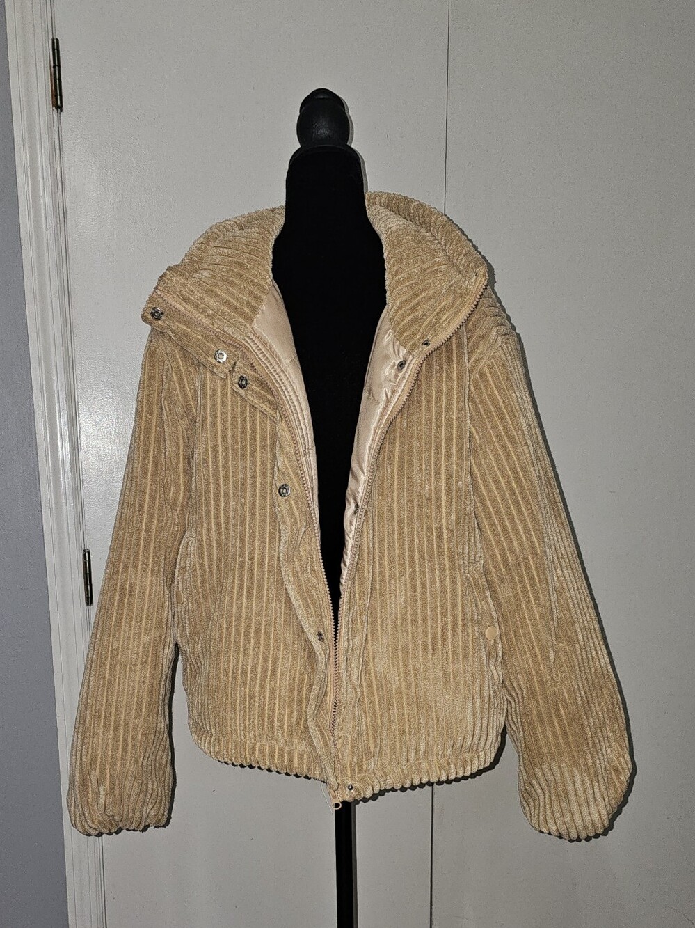 Entro Corduroy Puffer Funnel Neck Jacket in Beige Sz Med